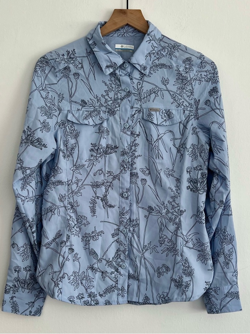 Columbia Light Blue Mesh-Lined Shirt with Navy Trim - small